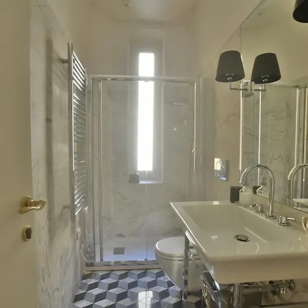 Piano Apartment *